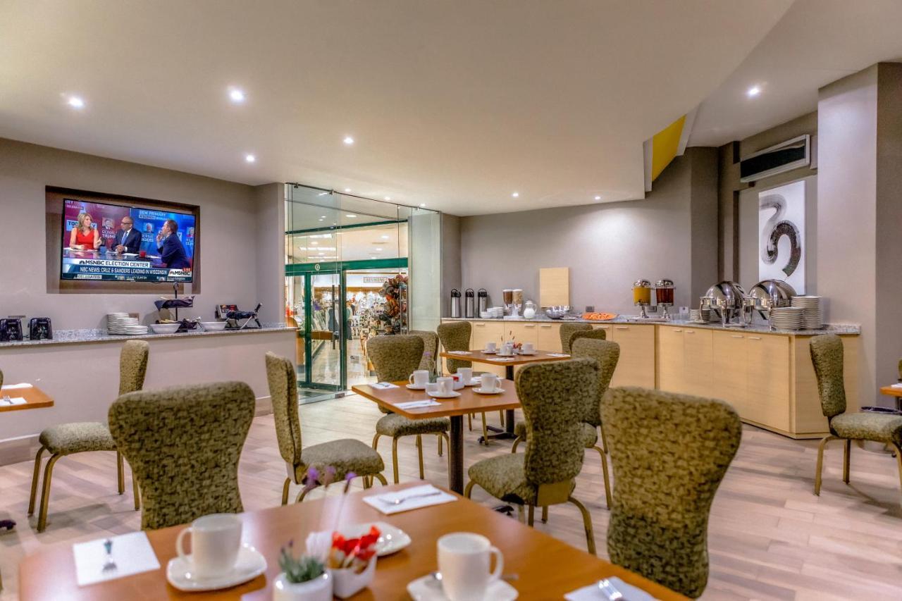 Отель La Joya Pachuca Экстерьер фото The lounge at the airport