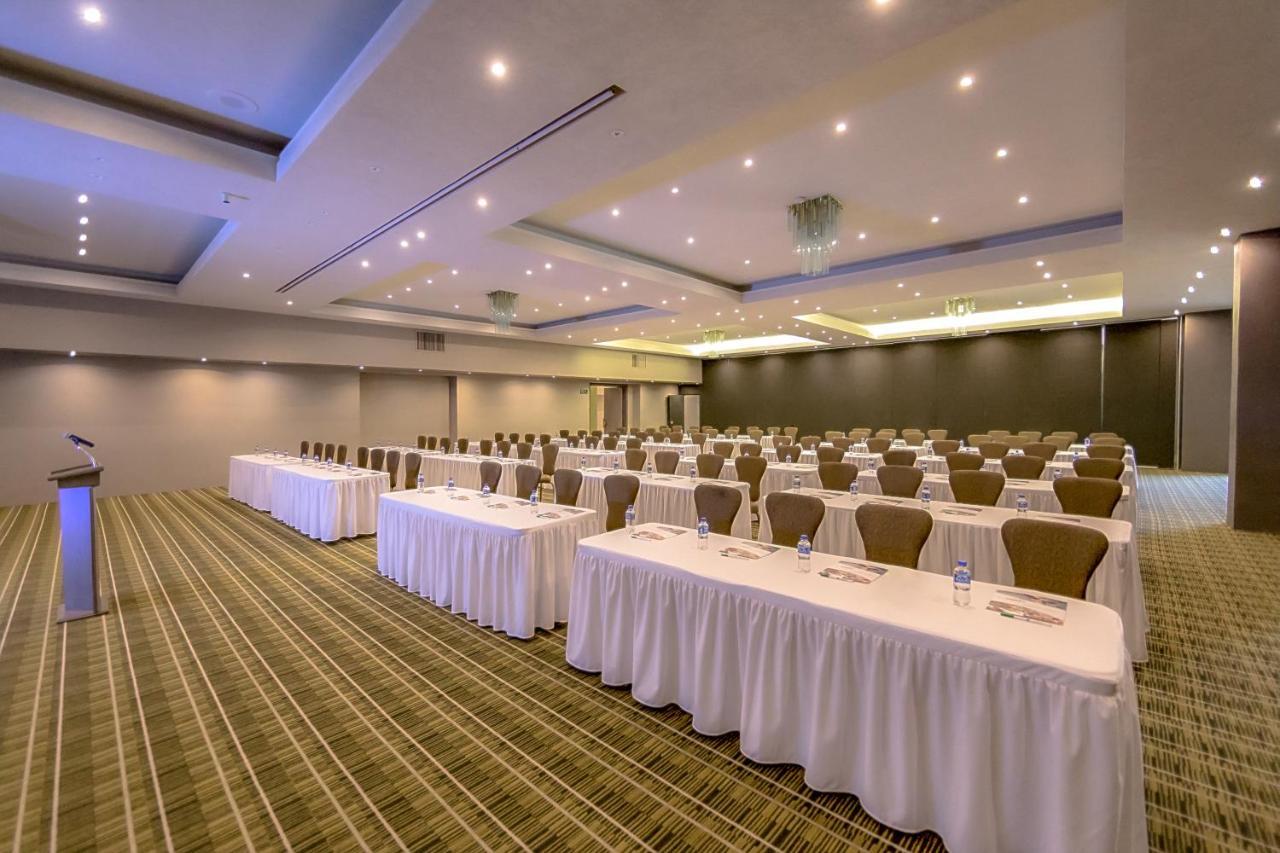Отель La Joya Pachuca Экстерьер фото Meeting room