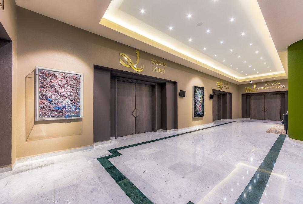 Отель La Joya Pachuca Экстерьер фото The lobby of the hotel