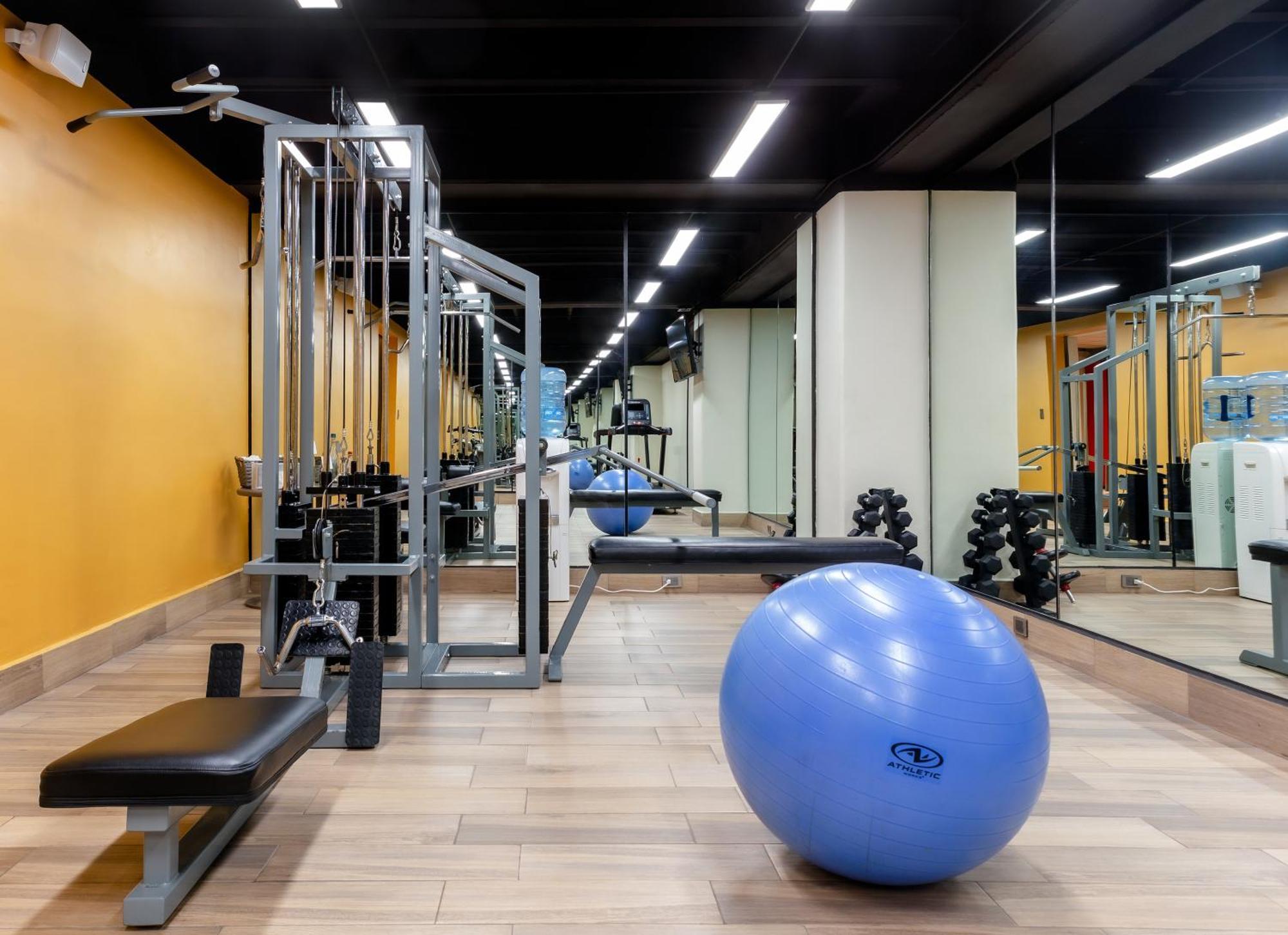 Отель La Joya Pachuca Экстерьер фото The gym at the hotel